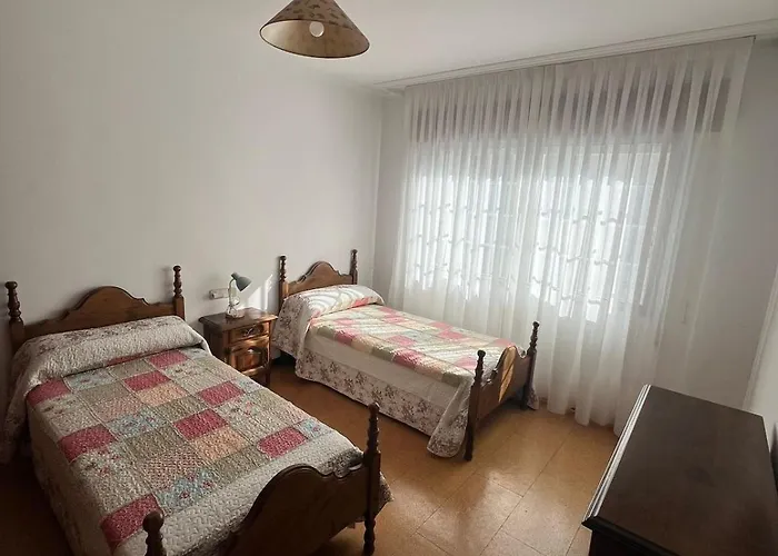 Piso Super Espacioso En Centro Cambados